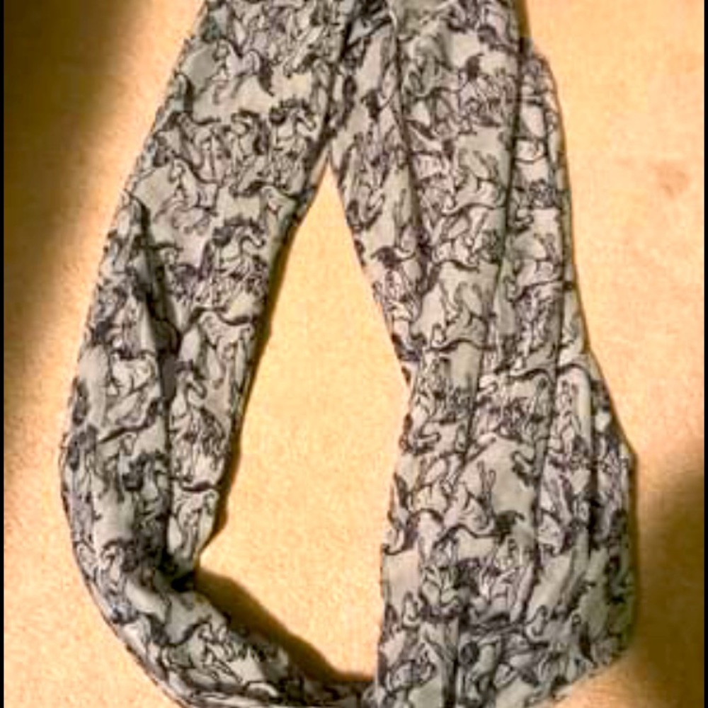 Infinity scarf with horses